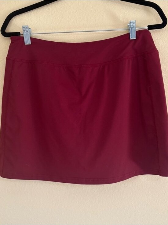 Dresses & Skirts - Maroon Tennis Skort